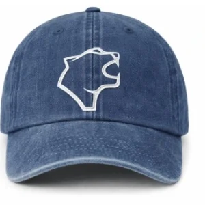 gorra denim personalizada: el frontal con logotipo bordado de pantera y el posterior con el mensaje de seguridad "Yo Trabajo Seguro - SSO" y correa ajustable.