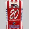 Vista frontal y posterior de una camiseta de baloncesto personalizada con el número 20, franjas rojas y blancas, y patrocinadores como Alexander Vogue, Coribleiz Sport, Sastrería Argentina, y Productos Ilimitados.