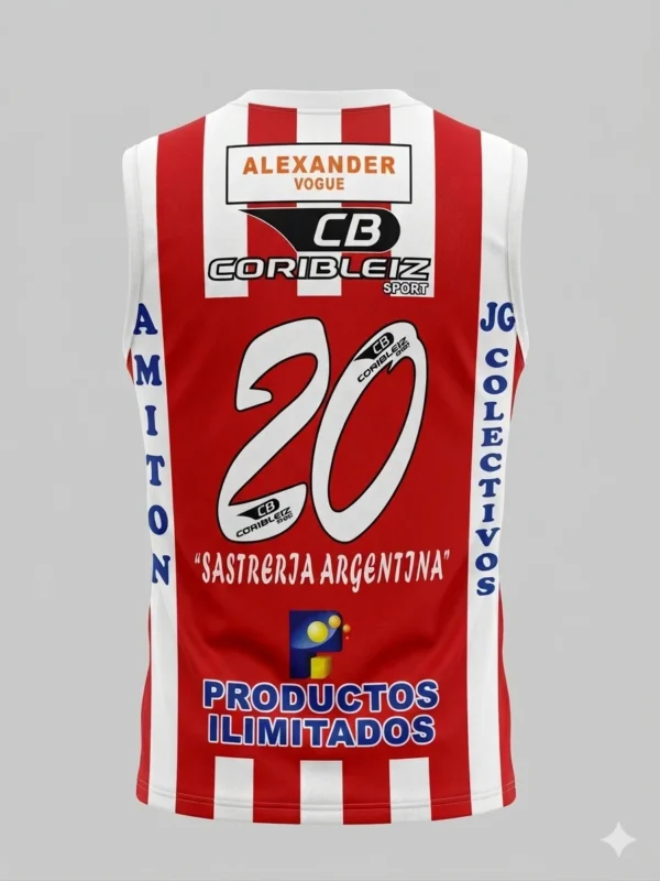 Vista frontal y posterior de una camiseta de baloncesto personalizada con el número 20, franjas rojas y blancas, y patrocinadores como Alexander Vogue, Coribleiz Sport, Sastrería Argentina, y Productos Ilimitados.